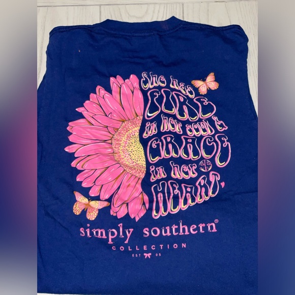 NWOT SIMPLY SOUTHERN GRACE IN HER HEART LONG SLEEVE T-SHIRT - Picture 1 of 4